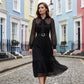 Rochie midi elegantă cu buline și guler tip cravată