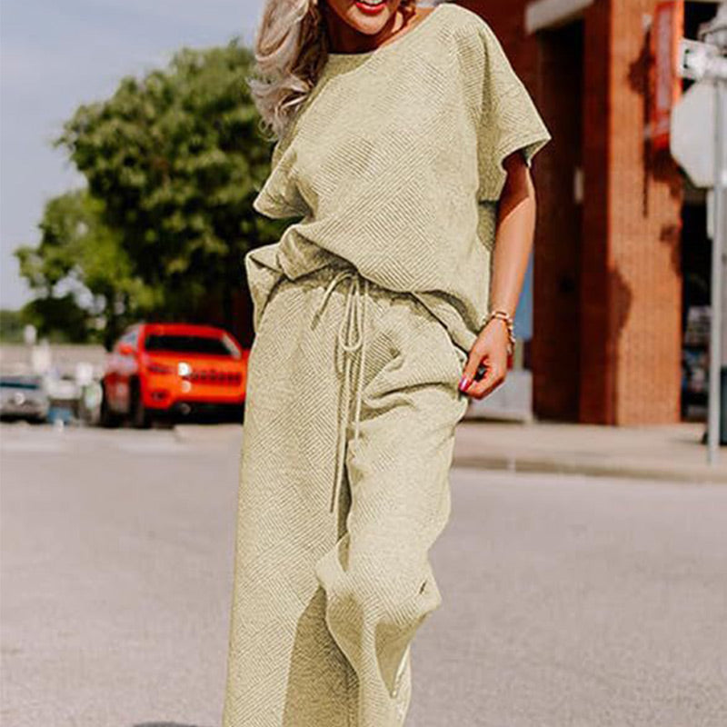 Ofertă limitată🔥 Set pentru femei cu detalii texturate, care include un tricou cu textură bogată și croială lejeră și o pereche de pantaloni cu șnur✨-13