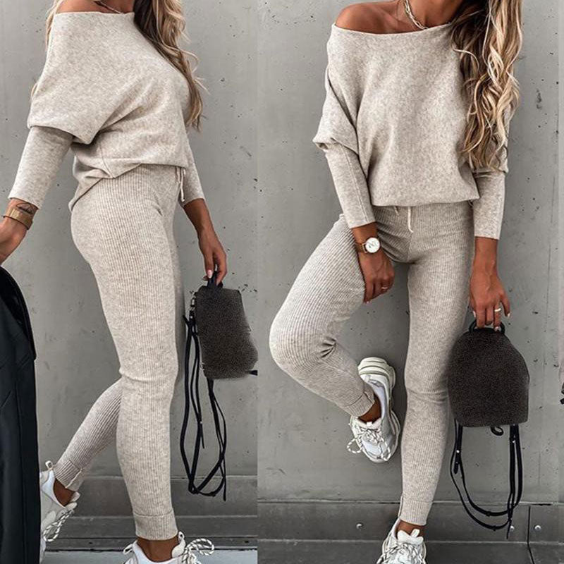 Set format din bluză cu mâneci lungi și umeri decupați și pantaloni cu șnur-1