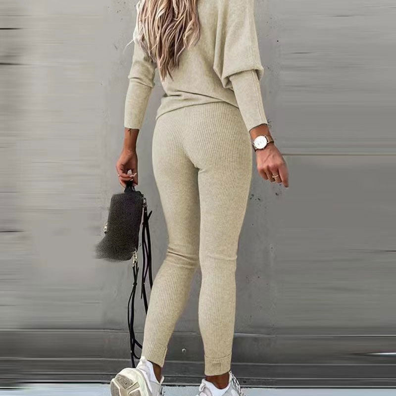 Set format din bluză cu mâneci lungi și umeri decupați și pantaloni cu șnur-5