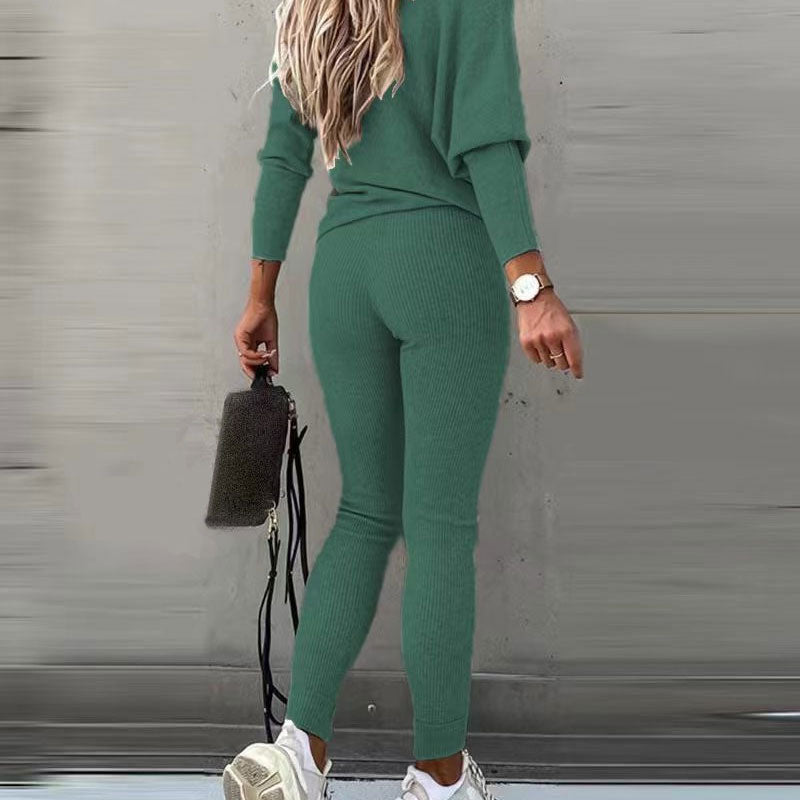 Set format din bluză cu mâneci lungi și umeri decupați și pantaloni cu șnur-6