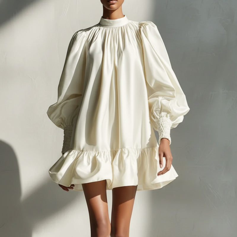 Rochie mini din satin cu mâneci bufante și volane