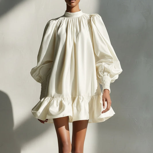 Rochie mini din satin cu mâneci bufante și volane