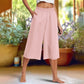 Pantaloni casual, de culoare uni, cu croi larg și lungime 3/4, cu textură discretă