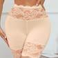 Set pentru femei: top cu dungi și pantaloni scurți din dantelă