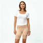 Set pentru femei: top cu dungi și pantaloni scurți din dantelă