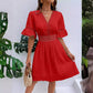 👗Rochie Chic cu Decolteu în V și Detalii cu Dantelă Decupată