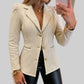 Figursydd blazer for dame med metallknapper